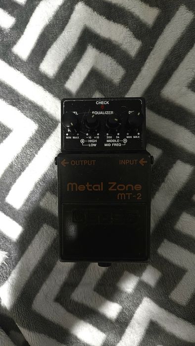Boss metal zone mt-2