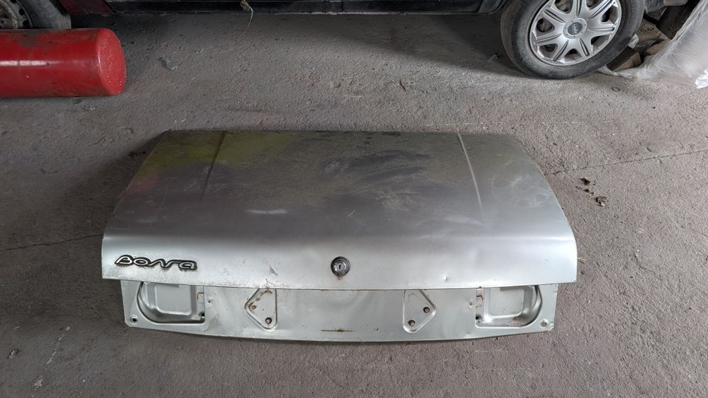 Кришка багажника газ 31105 газовий балон двері передні задні Волга