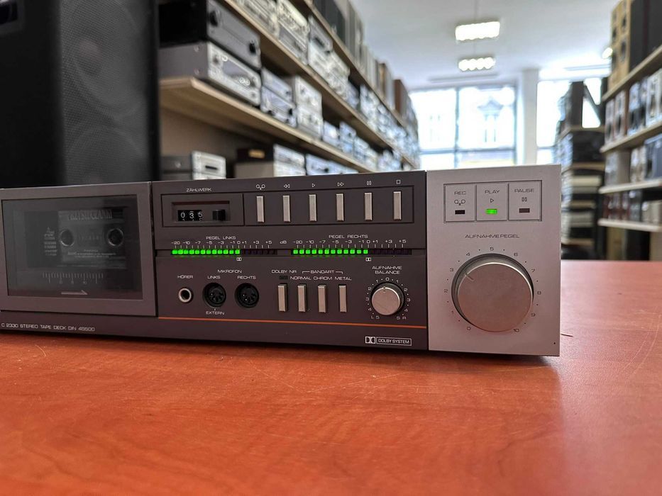 Magnetofon Universum C2330