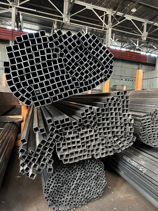 Металлобаза, крытый склад труба профильная (квадратная-прямоугольная)