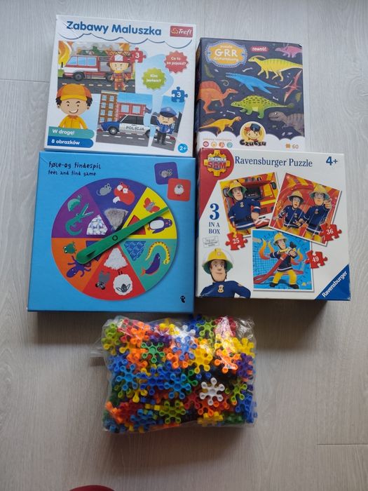 Książeczki, puzzle, tablica magnetyczna 2-4 lat