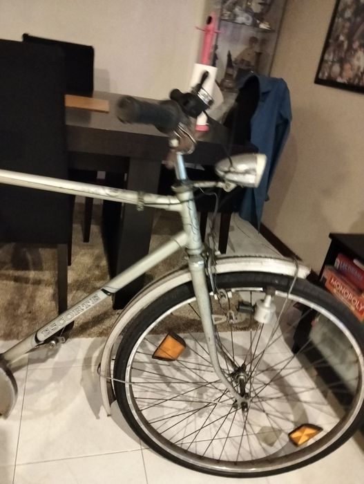 Bicicleta pasteleira antiga