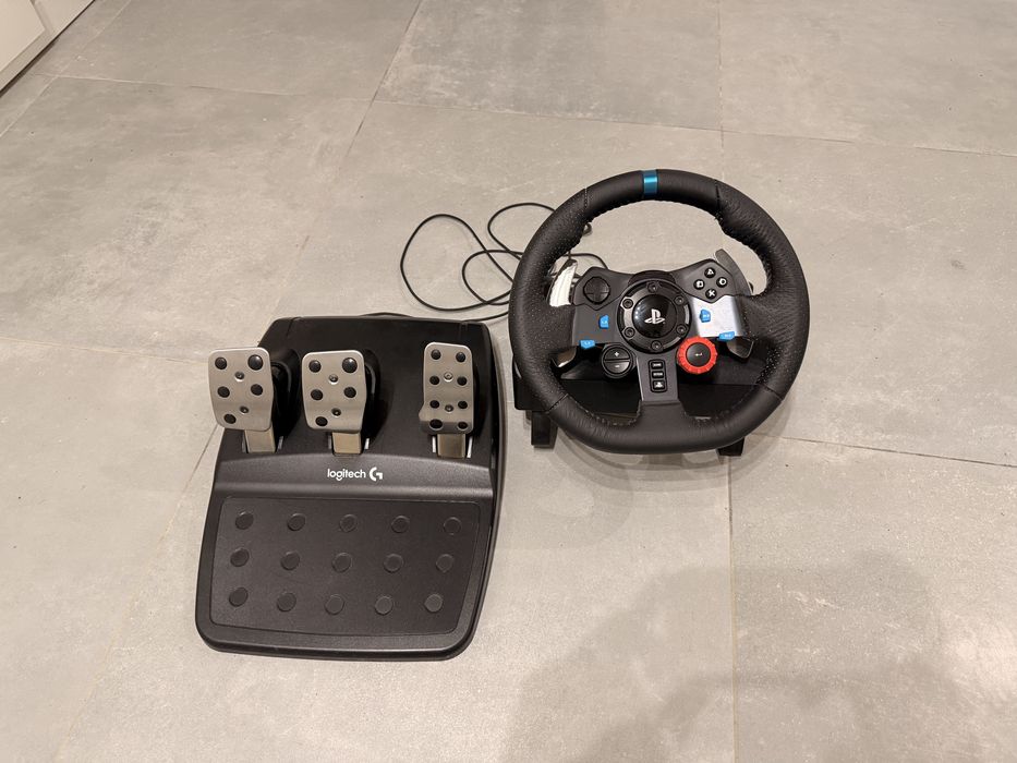 Logitech G29 Driving Force + Pedais | PS4/PS3 | Estado Quase Novo