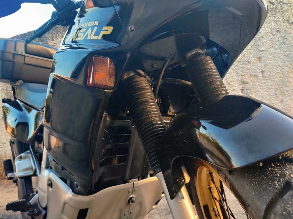 Honda Transalp XL600V 1995- Fiável e Pronta a Rodar