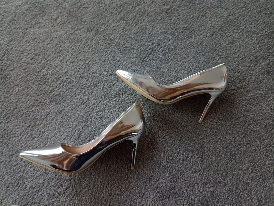 Sprzedam szpilki rozmiar 38