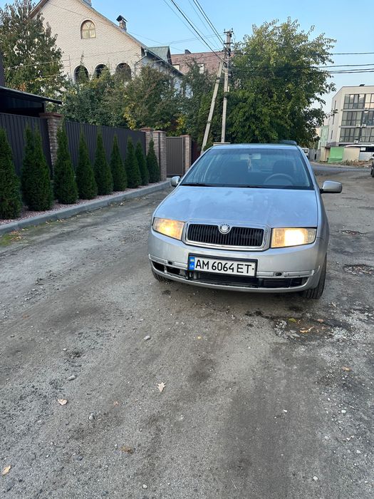 Продам Skoda Fabia 1.4 бензин