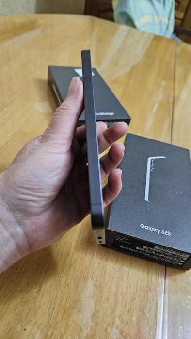 Samsung s25 12/256gb,2sim.