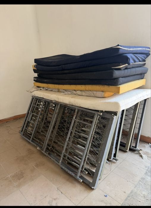 Sprzedam łóżka metalowe wojskowe 80x200