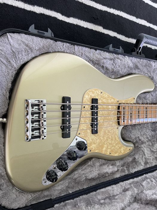 Fender American Elite Jazz V
