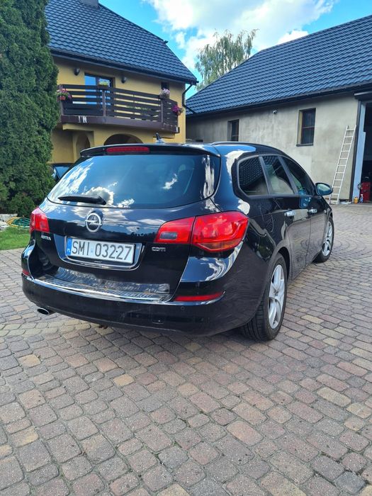 Opel Astra 2011 rok