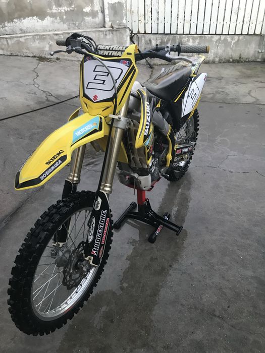 Suzuki RMZ 250cc de injeção