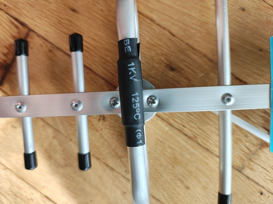 Antena kierunkowa Yagi GSM LTE z przewodem i mocowaniem