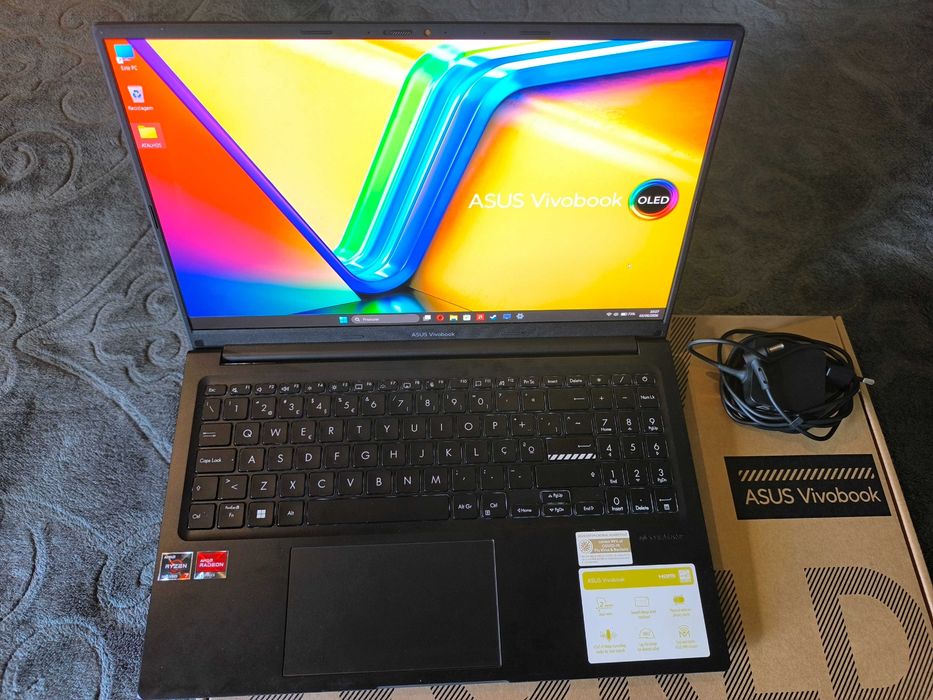 Portátil ASUS Vivobook 15 16GB 1TB 15.6” OLED W11H