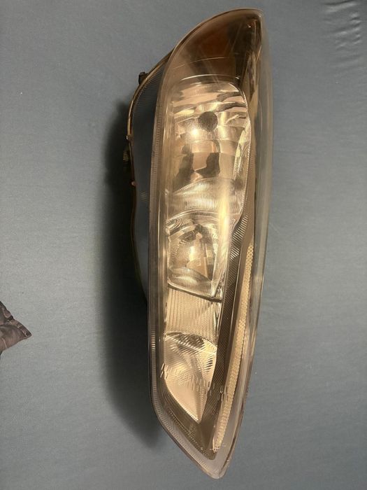 Farol Principal Ford Focus lado esquerdo ORIGINAL VARROC !