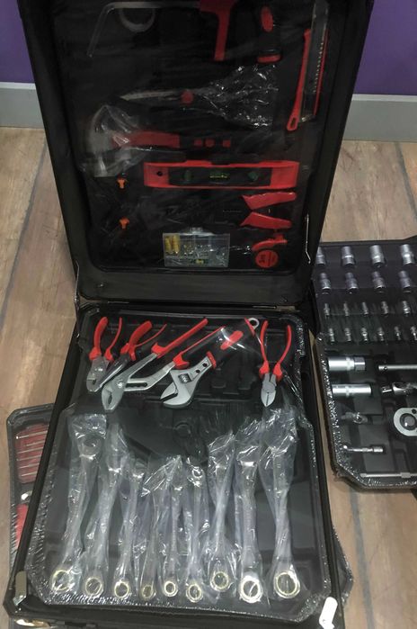 Caixa de ferramentas com trolley 356 peças
