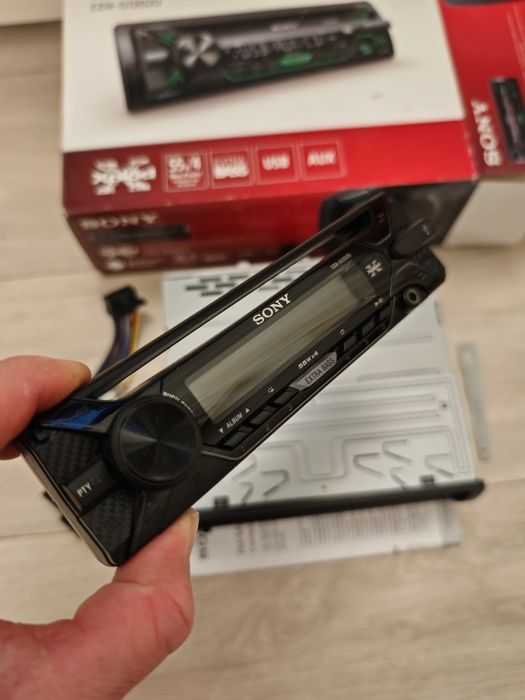 Sony CDX-G1202U Radioodtwarzacz