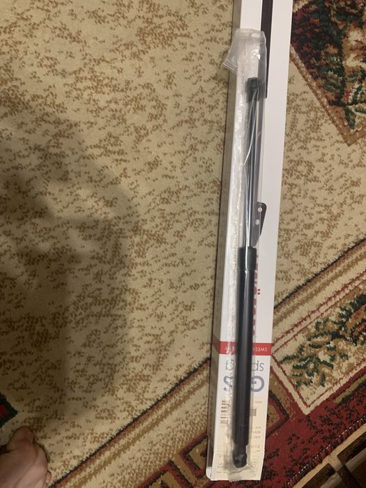 Пружина газова багажника, Volvo V50 4/04-12