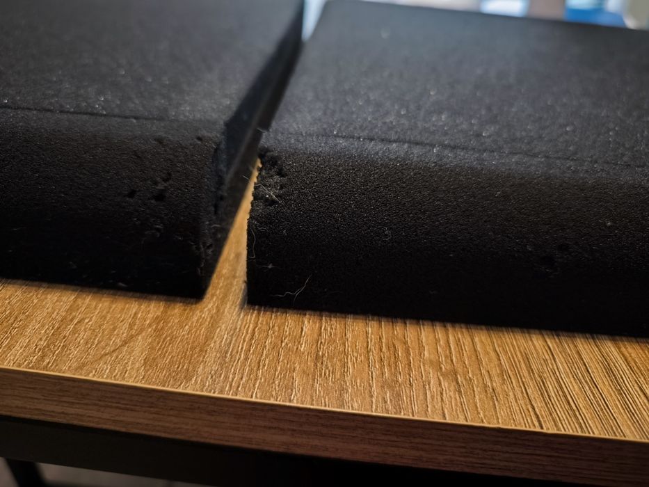 Podkładki pod kolumny głośniki Adam Hall