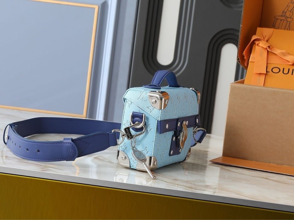 Сумка мужская унисекс Louis Vuitton Soul Trunk голубая на замочке