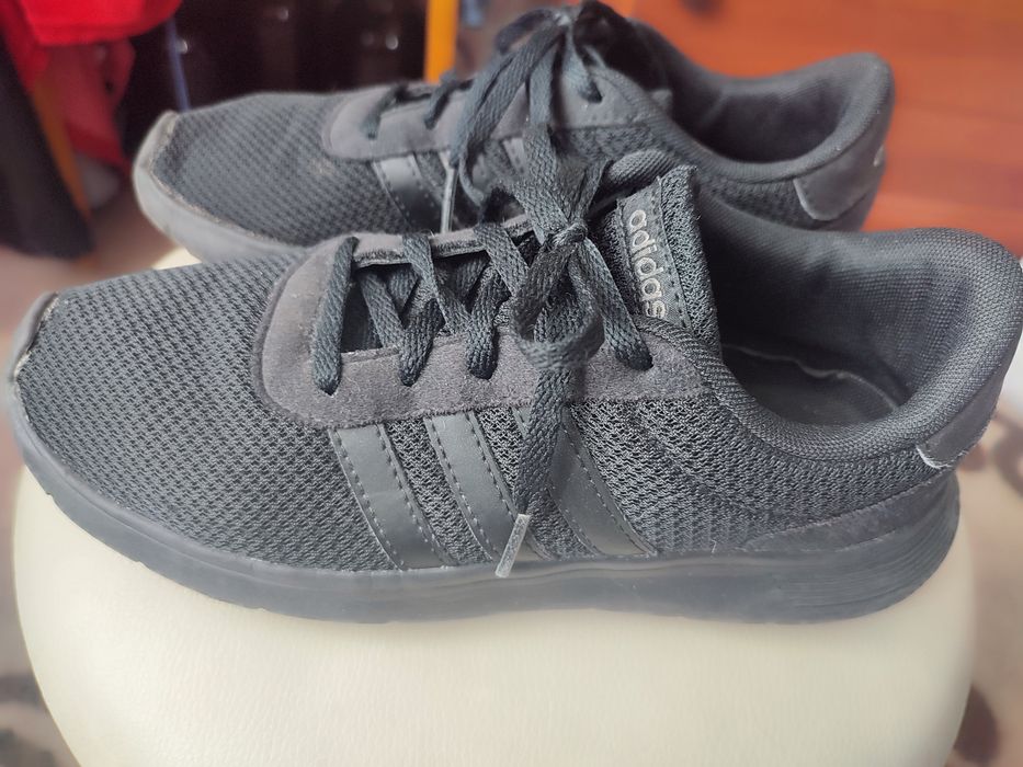 Кросівки Adidas 37,5