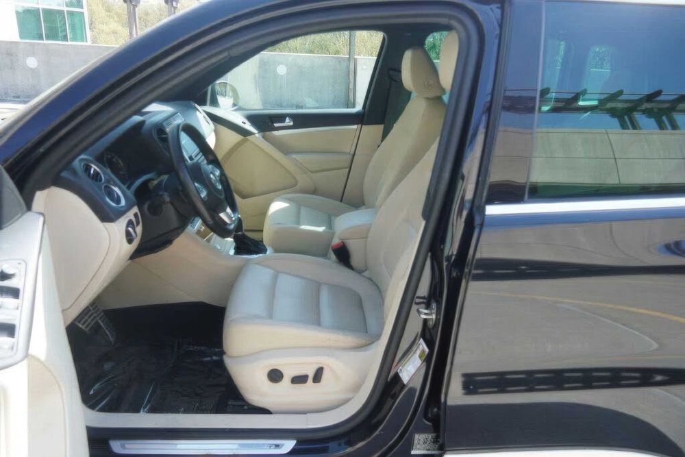 Volkswagen Tiguan      2016