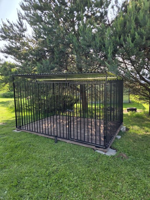 Kojec dla psa. Solidnie wykonany. Szybkie terminy realizacji.