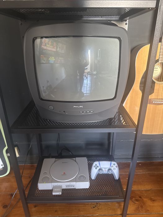 PlayStation 1 + TV Philips Tubo + BlueRetro + 3 Jogos — Pack Retro
