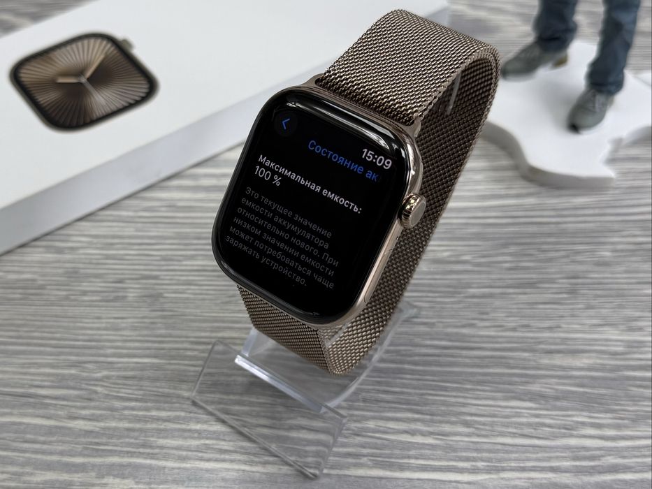 Apple Watch  Series 10 Gold Titanium 46 mm GPS LTE / 100%