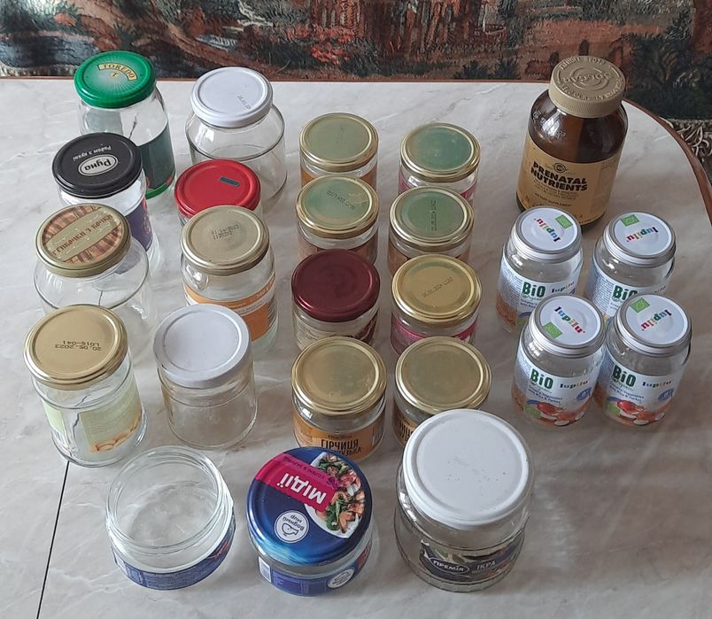 Банки разные, крышки капроновые