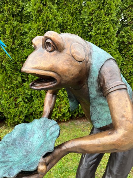 Żaba żebraczka-fontanna z brązu duża