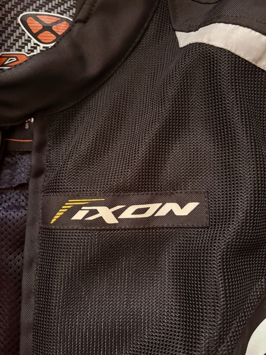 Casaco de Mota, IXON