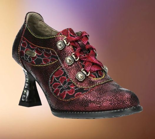 Nowe derby Laura Vita - r.38