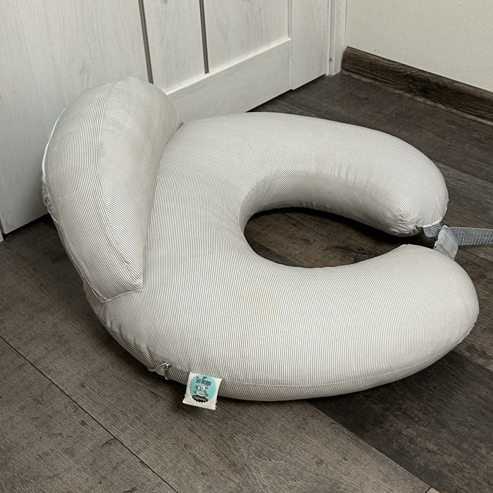 Подушка для годування