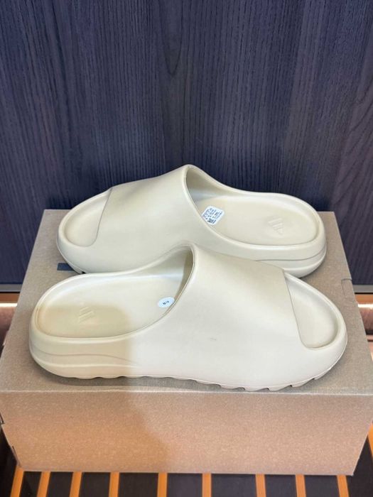 adidas Yeezy Slide Bone  R. 46