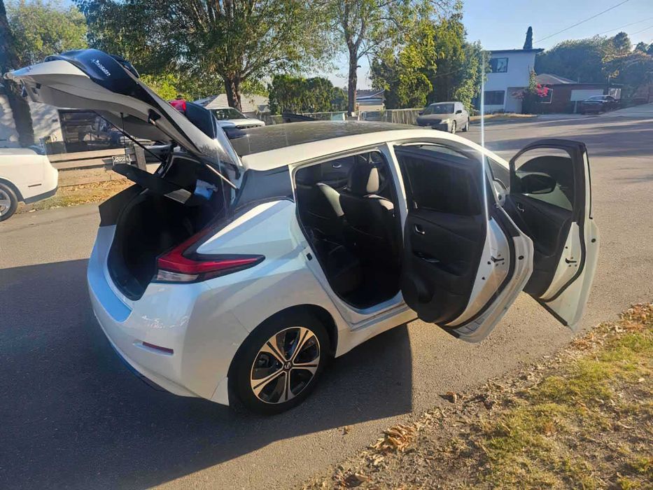 Nissan LEAF      2018