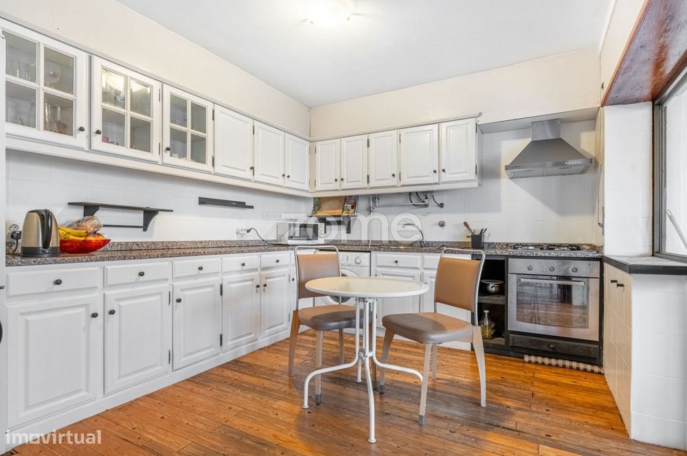 Apartamento T3 de cobertura, com terraço e garagem