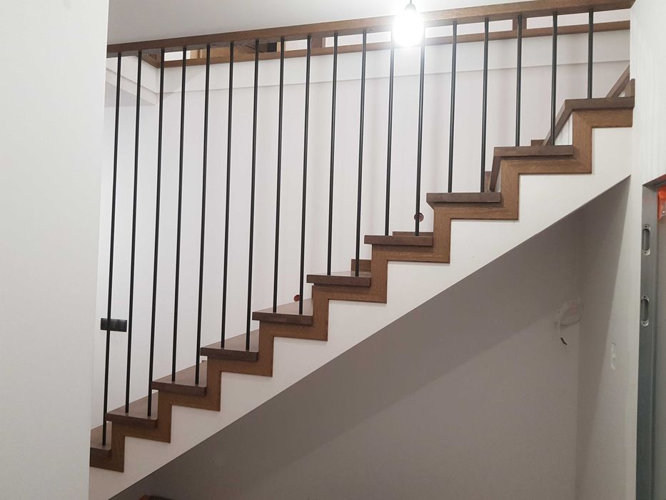 Schody drewniane , balustrady , trepy dębowe , dąb