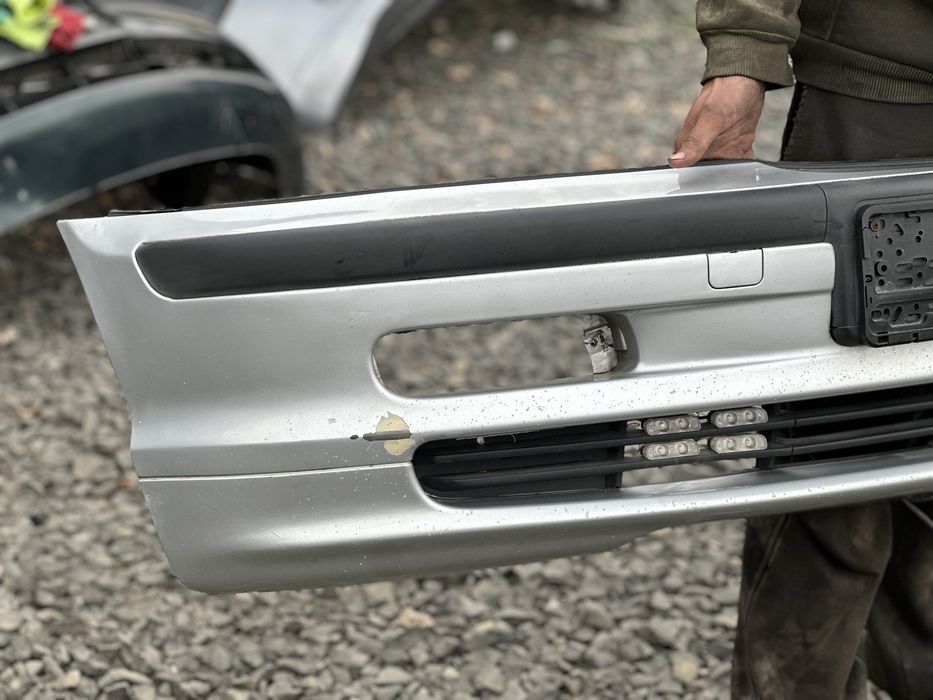 Передній Бампер БМВ Е46 Дорестайлінг Titan Silber 354 BMW E46 Сірий Бампер