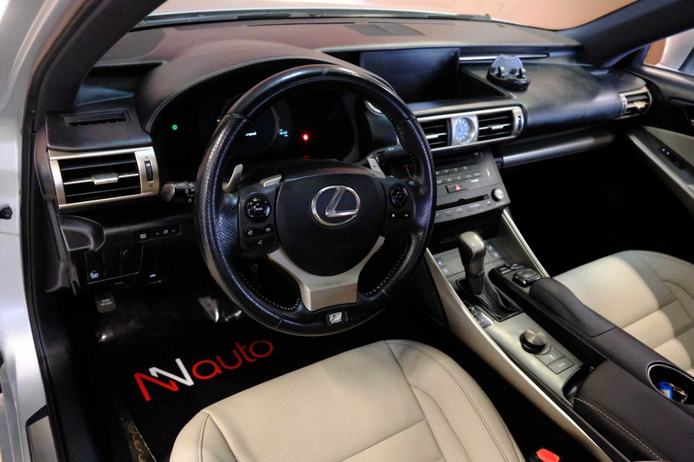 Lexus IS 2015 сірий