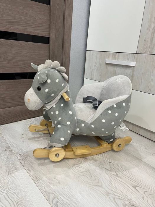 Дитяча іграшка 2-в-1: качалка + каталка