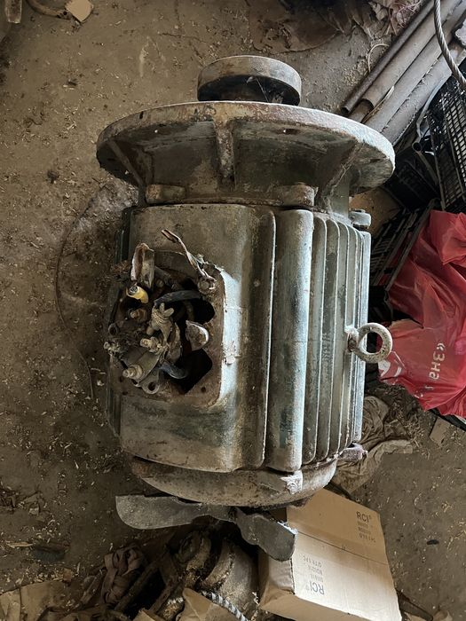 Електричний трифазний двигун