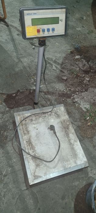 Весы напольные платформенные.