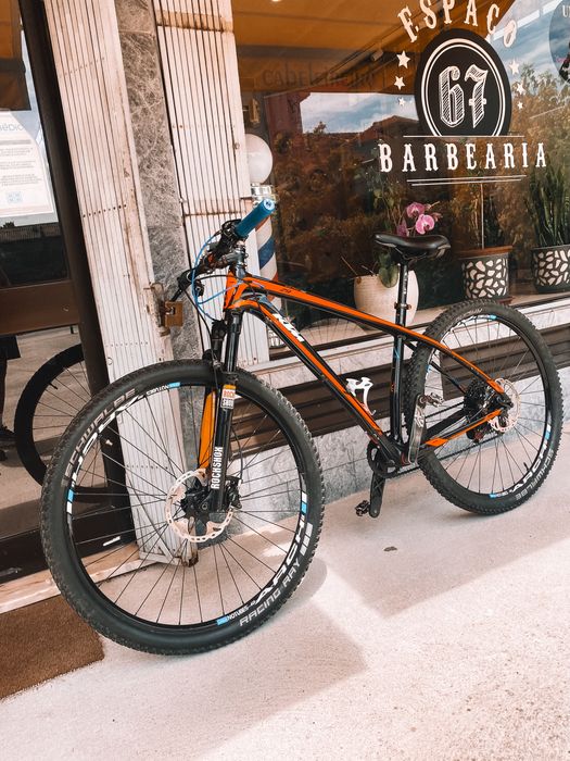 Bicicleta KTM usada para venda.
