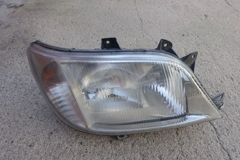 LAMPA PRAWY PRZÓD SPRINTER I 901 00-06r.