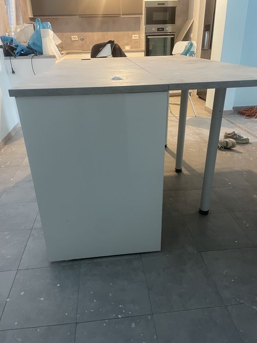 Mesa de cozinha / ilha com gavetas e extensão