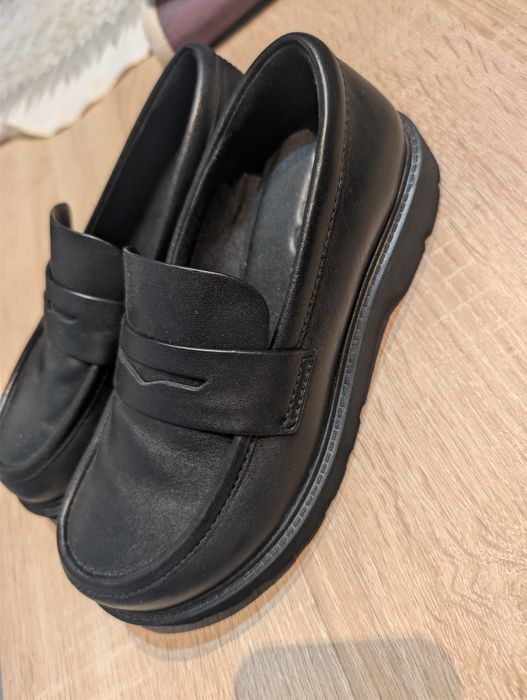 Vendo Mocassins ALDO em Pele Preta tamanho 36.5