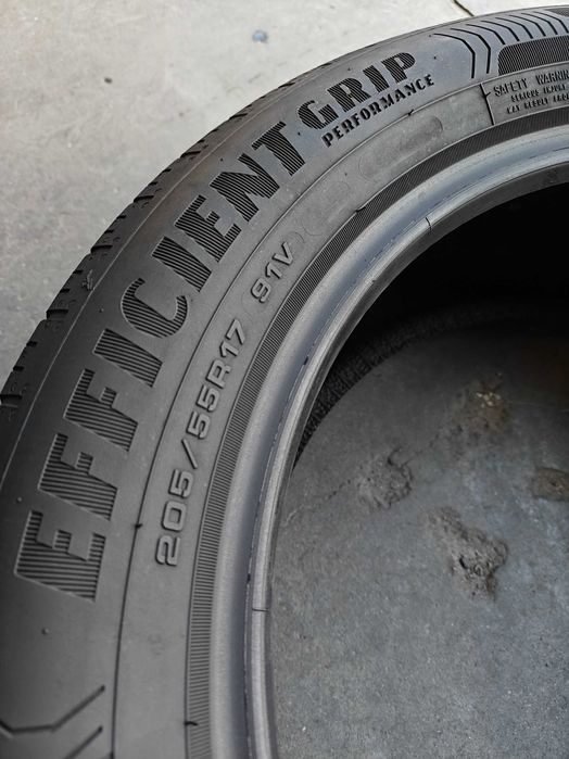 Goodyear EfficientGrip Performance R17 205 55 шини літні комплект