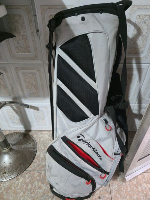 Vendo saco e tacos de golfe