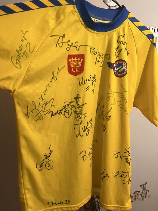 Koszulka Vive Kielce z autografami legend klubu