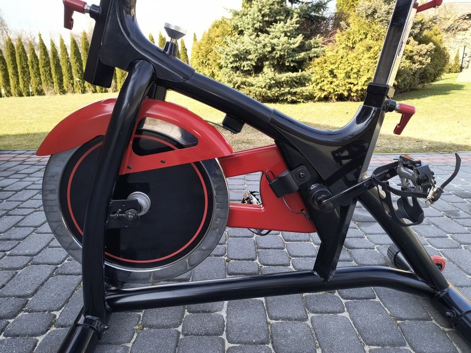 Rower stacjonarny spiningowy